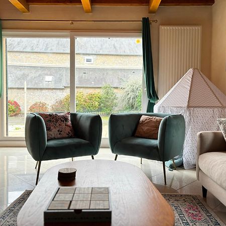 Le So Art, Grande Maison 4 Chambres, Terrain De Petanque, Grand Jardin Clos, Flipper, Babyfoot, Jeux Arcade, Ping Pong,1 Km Mer, Proche Golf, Port En Bessin, Bayeux Et Plages Du Debarquement, Adaptee Enfants Commes Экстерьер фото