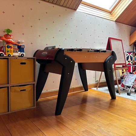 Le So Art, Grande Maison 4 Chambres, Terrain De Petanque, Grand Jardin Clos, Flipper, Babyfoot, Jeux Arcade, Ping Pong,1 Km Mer, Proche Golf, Port En Bessin, Bayeux Et Plages Du Debarquement, Adaptee Enfants Commes Экстерьер фото