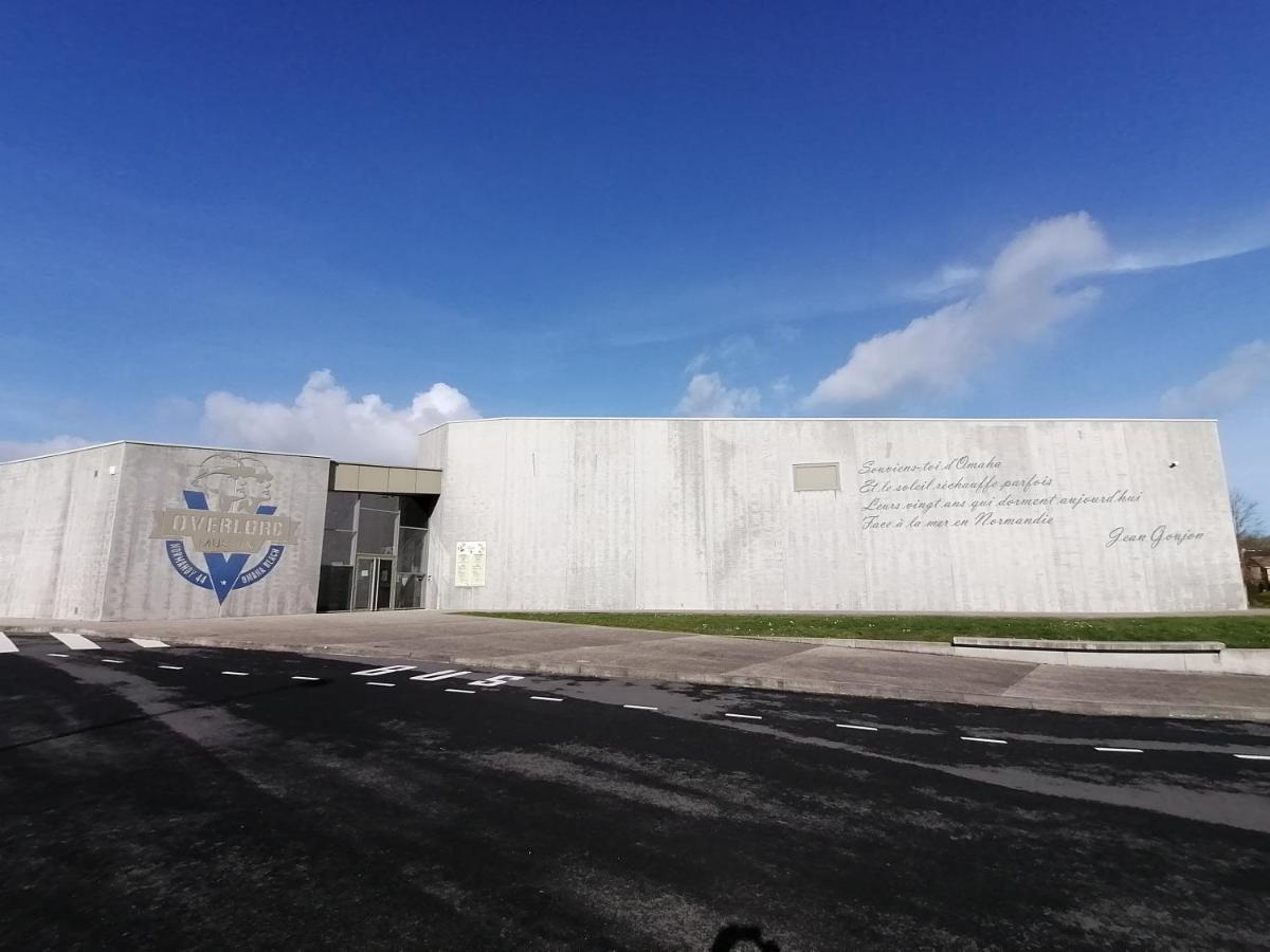 Le So Art, Grande Maison 4 Chambres, Terrain De Petanque, Grand Jardin Clos, Flipper, Babyfoot, Jeux Arcade, Ping Pong,1 Km Mer, Proche Golf, Port En Bessin, Bayeux Et Plages Du Debarquement, Adaptee Enfants Commes Экстерьер фото