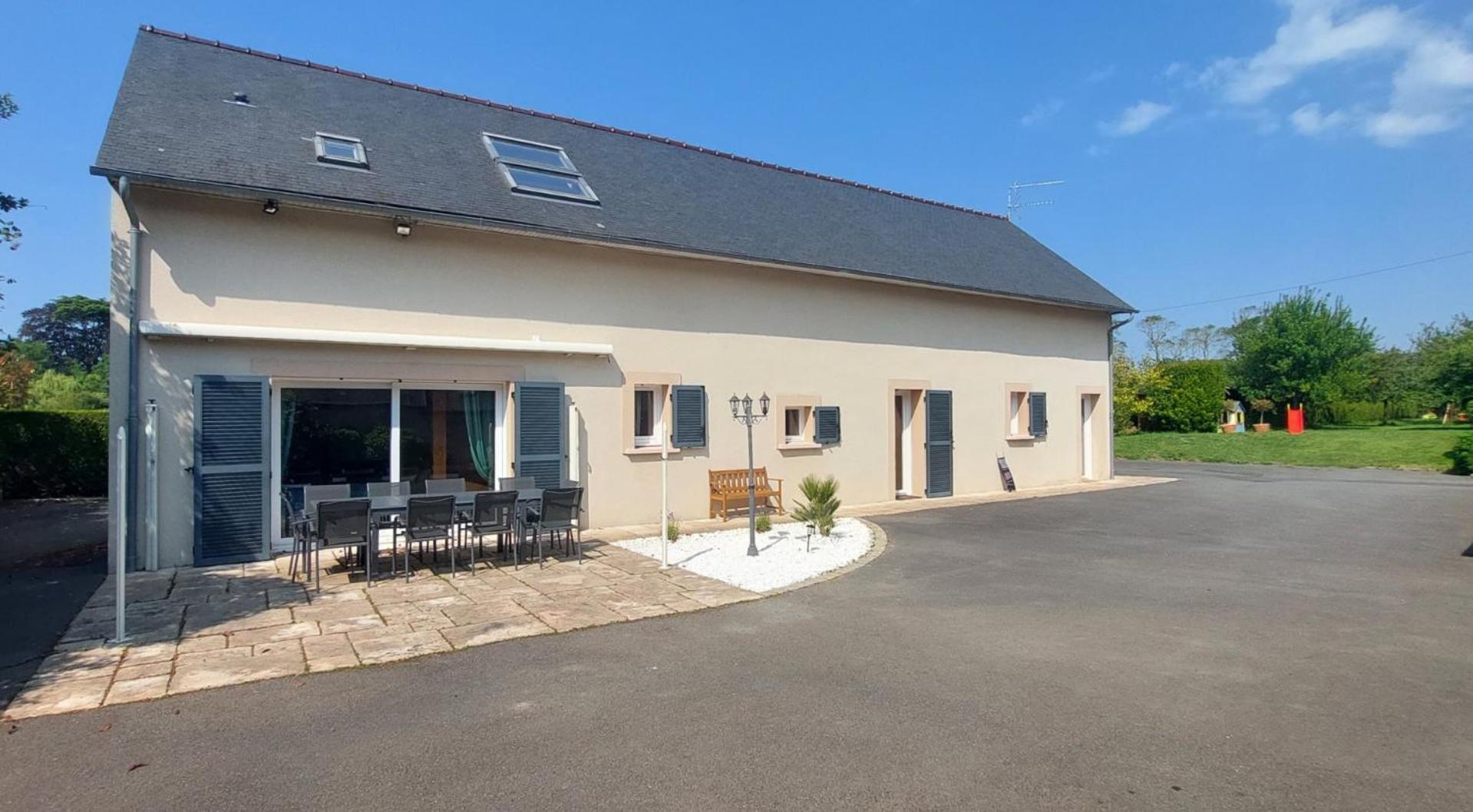 Le So Art, Grande Maison 4 Chambres, Terrain De Petanque, Grand Jardin Clos, Flipper, Babyfoot, Jeux Arcade, Ping Pong,1 Km Mer, Proche Golf, Port En Bessin, Bayeux Et Plages Du Debarquement, Adaptee Enfants Commes Экстерьер фото