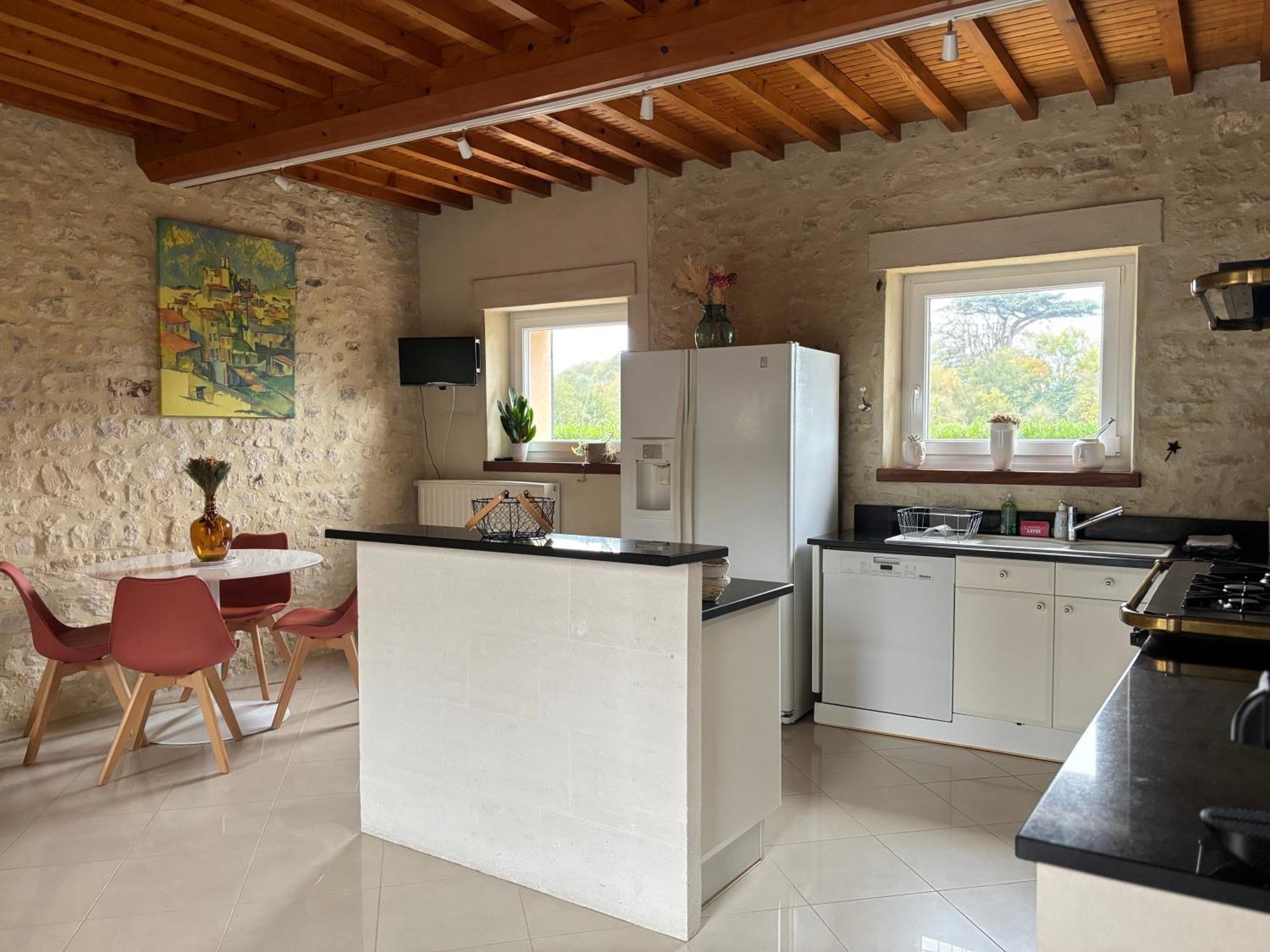 Le So Art, Grande Maison 4 Chambres, Terrain De Petanque, Grand Jardin Clos, Flipper, Babyfoot, Jeux Arcade, Ping Pong,1 Km Mer, Proche Golf, Port En Bessin, Bayeux Et Plages Du Debarquement, Adaptee Enfants Commes Экстерьер фото