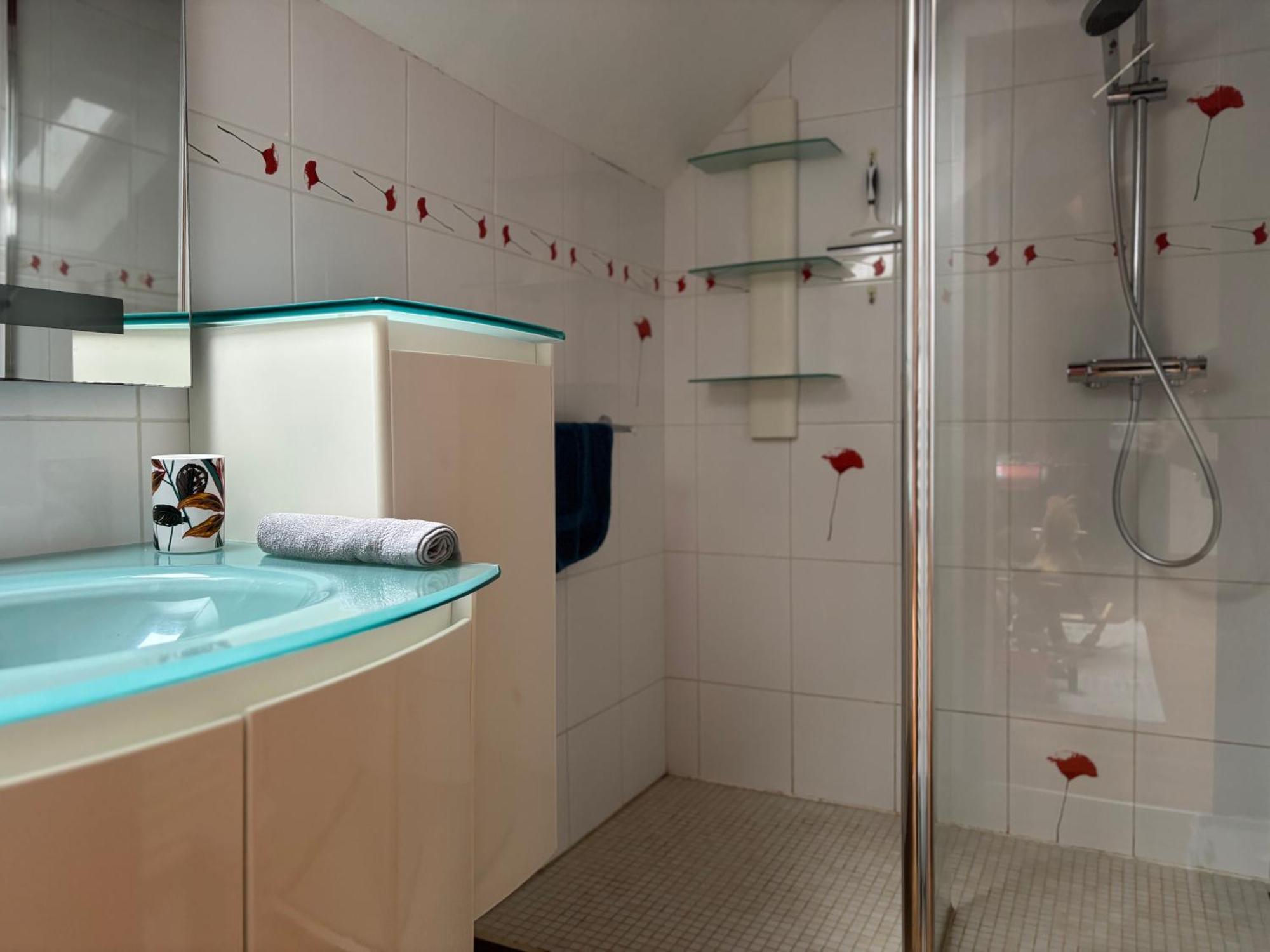 Le So Art, Grande Maison 4 Chambres, Terrain De Petanque, Grand Jardin Clos, Flipper, Babyfoot, Jeux Arcade, Ping Pong,1 Km Mer, Proche Golf, Port En Bessin, Bayeux Et Plages Du Debarquement, Adaptee Enfants Commes Экстерьер фото