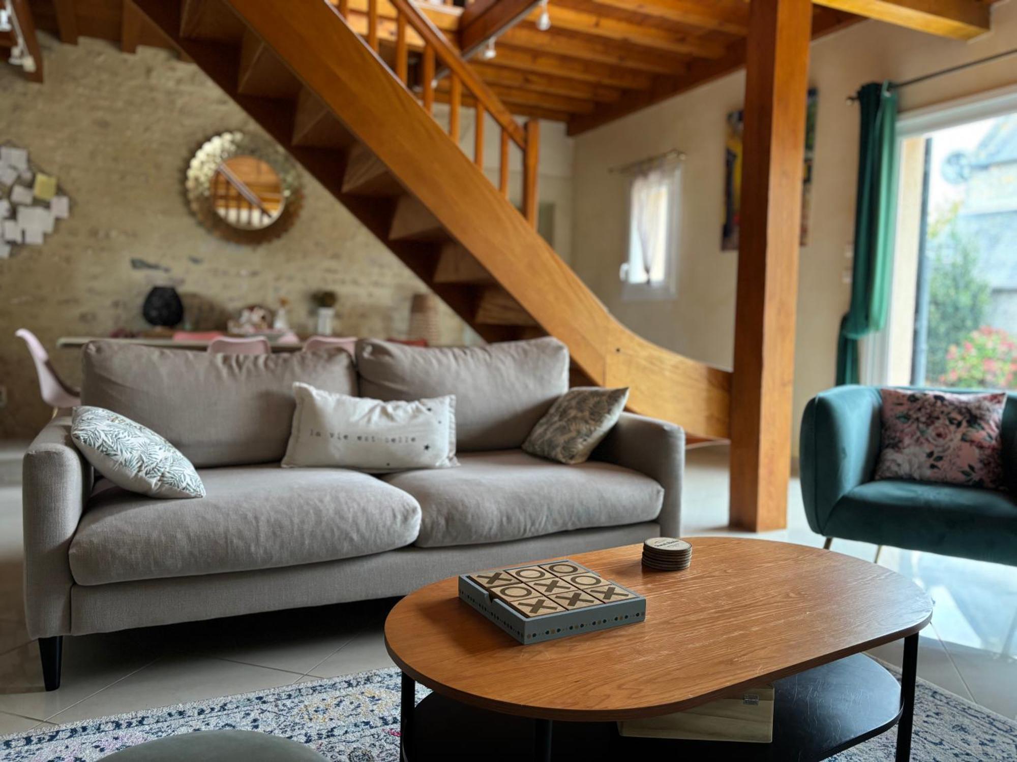Le So Art, Grande Maison 4 Chambres, Terrain De Petanque, Grand Jardin Clos, Flipper, Babyfoot, Jeux Arcade, Ping Pong,1 Km Mer, Proche Golf, Port En Bessin, Bayeux Et Plages Du Debarquement, Adaptee Enfants Commes Экстерьер фото
